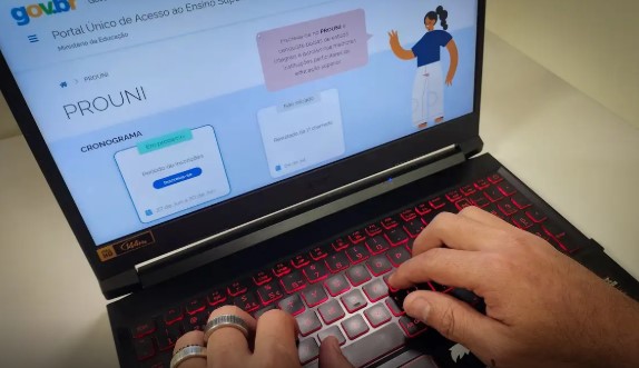 Estudante deve comprovar até sexta-feira informações de inscrição no Prouni
