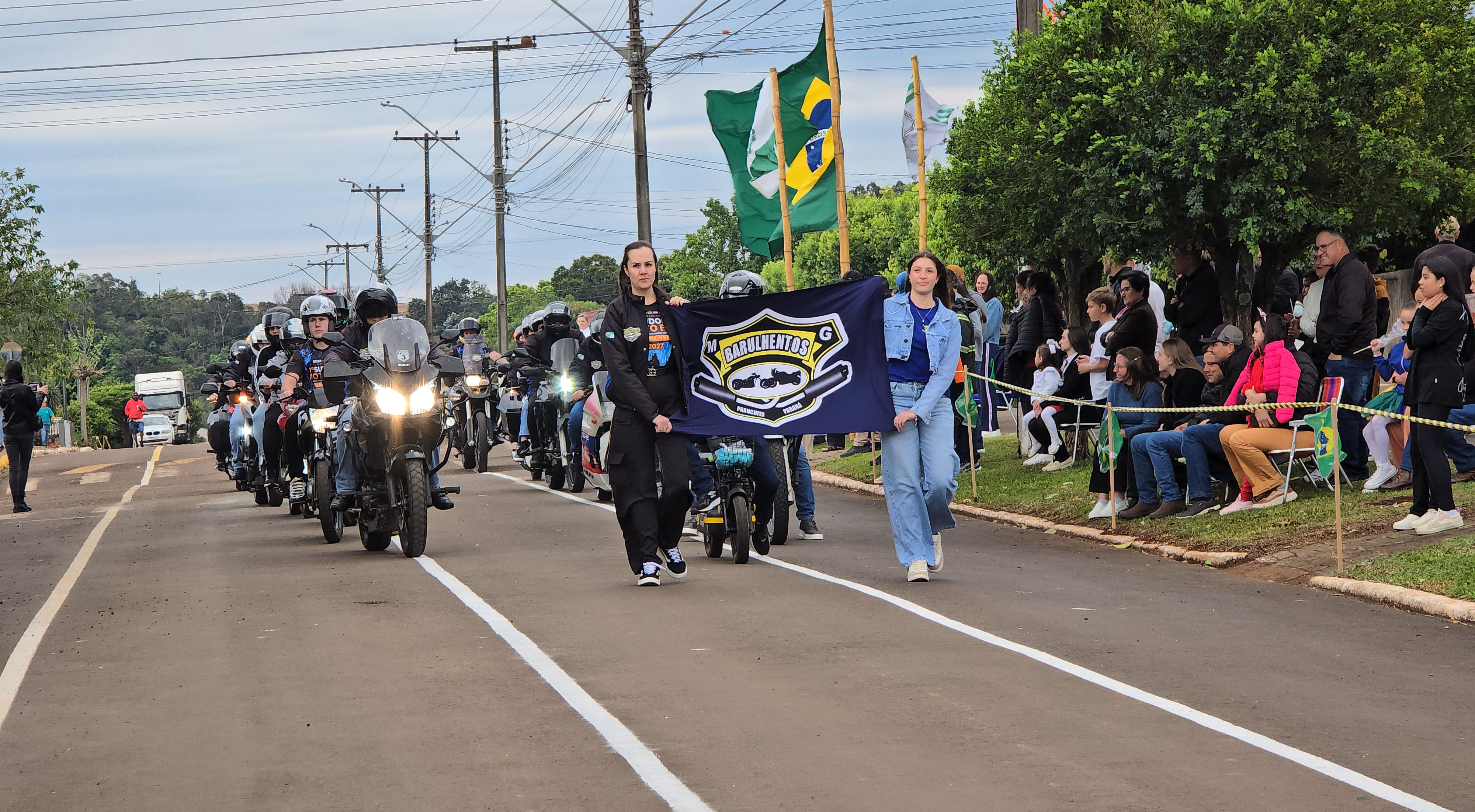 Pranchita realiza Desfile Cívico marcado por emoção e patriotismo