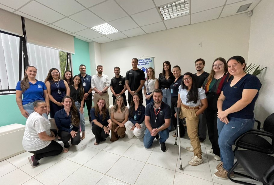 Conselho da Comunidade homenageia delegado Lucas de Faria por apoio às ações