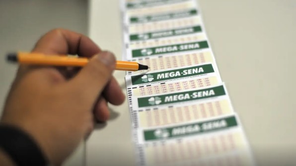 Ninguém acerta a Mega-Sena e prêmio principal acumula em R$ 31 milhões