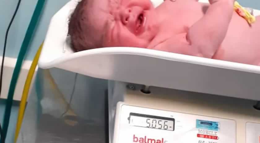 Bebê nasce com mais de 5 kg em SC: 'Esperava que viria grande', diz mãe