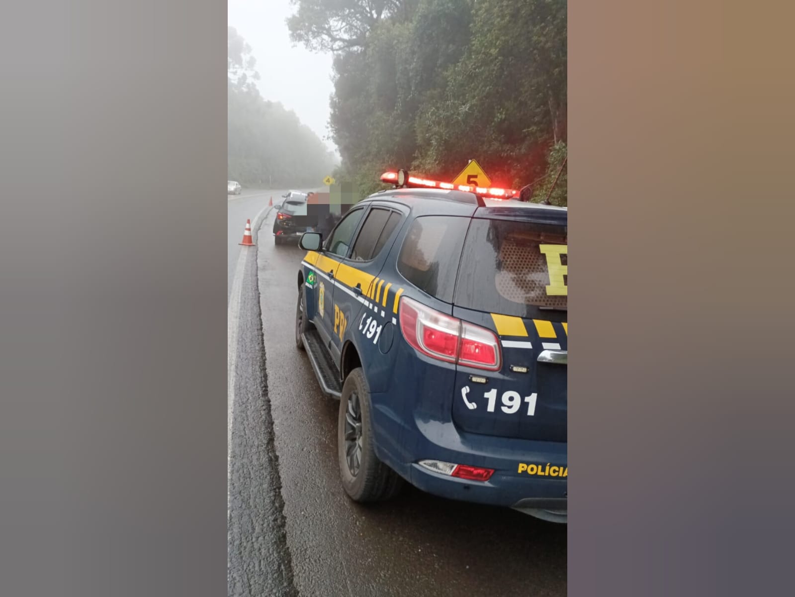 Veículo de prefeitura da região se envolve em acidente na Serra da Esperança