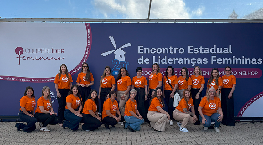Cresol leva cooperadas ao Encontro Estadual de Lideranças Femininas no Paraná