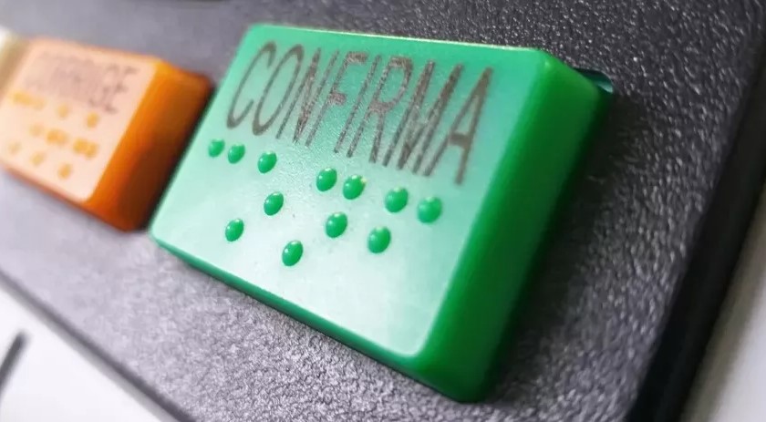 Prazo para pedir voto em trânsito termina amanhã; veja como fazer