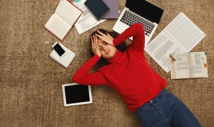 Sob pressão: 5 estratégias para gerenciar o estresse durante os períodos de prova