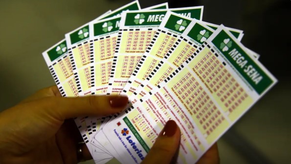 Mega-Sena acumula e prêmio principal vai para R$ 55 milhões