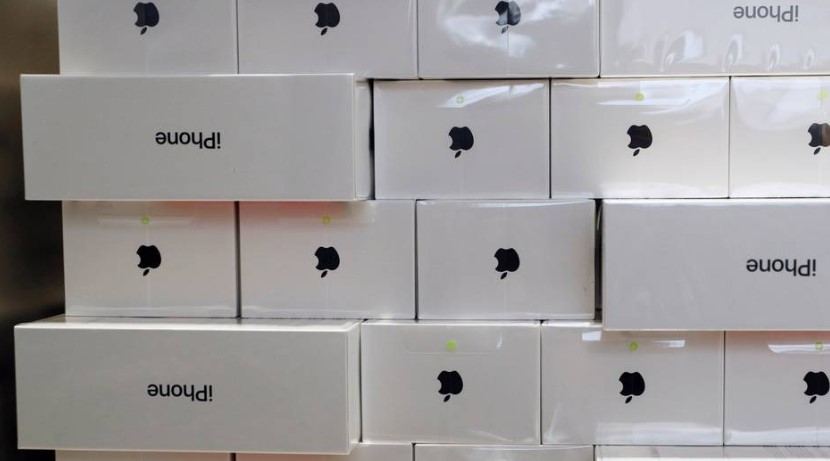 Mulher é flagrada com 43 iPhones dentro de ônibus