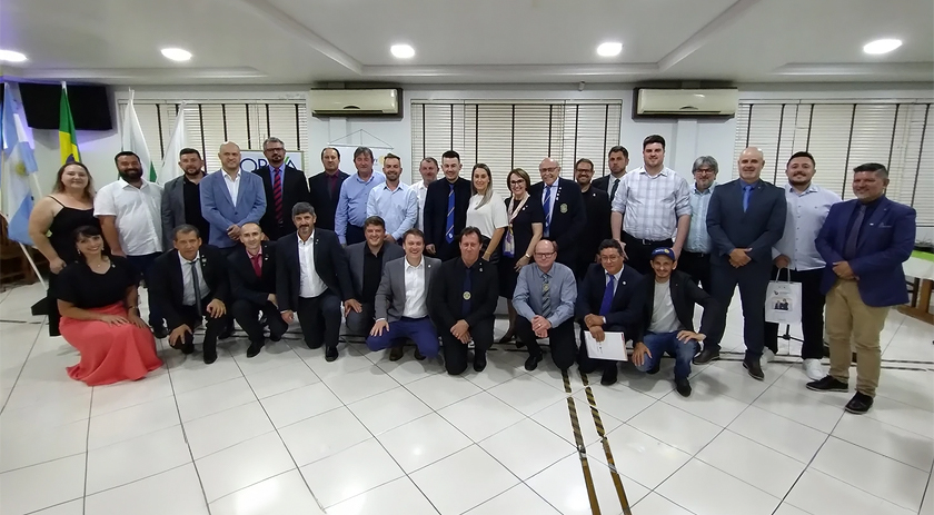 Rotary Club recebe três novos rotarianos