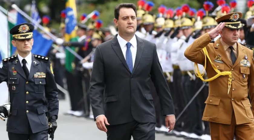 Em primeiro discurso do segundo mandato, Ratinho Junior diz que não aceitará 'pedágio caipira' no Paraná