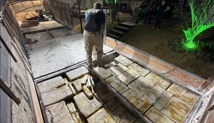 PRF realiza apreensão de 3,2 toneladas de maconha no Paraná