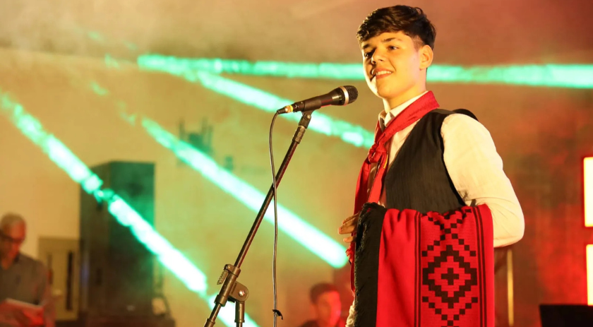 Jovem de Ampére conquista primeiro lugar em festival de música gaúcha