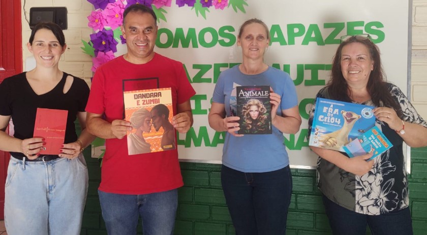 CRE de Dionísio Cerqueira destina livros doados para as escolas na regional de Educação