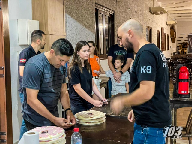 Núcleo de Operações com Cães arrecada mais de R$ 4 mil com Pizza Solidária