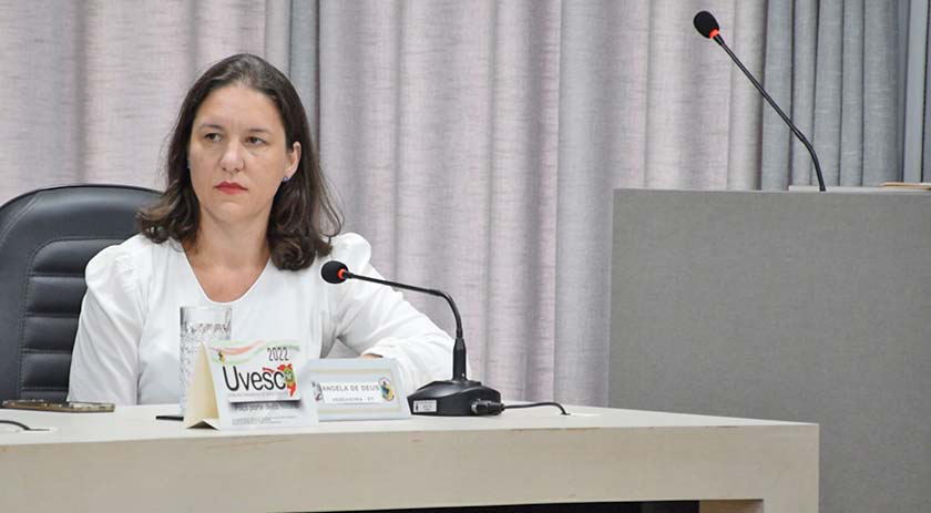 Angela Regina de Deus assume cadeira no legislativo por 30 dias