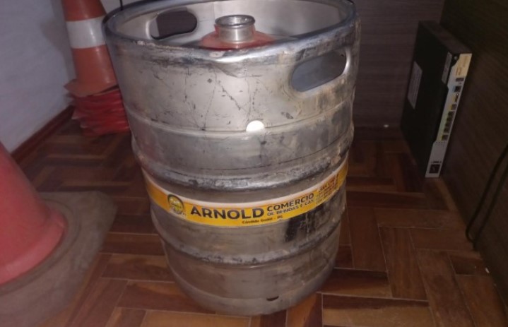 Carga de chopp é saqueada após acidente de caminhão na BR-163