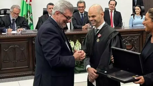 Advogado Alex Santore assume cargo de desembargador do TJSC