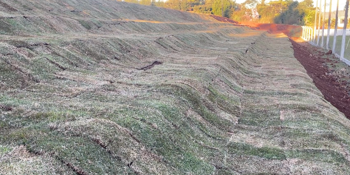 Distrito de Idamar investe em melhorias no campo de futebol com recursos próprios