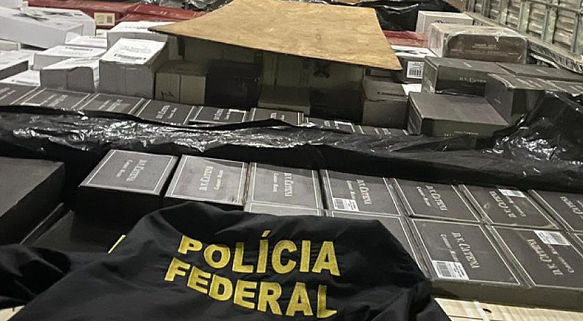 PF realiza prisão e apreende caminhão com mil caixas de vinhos
