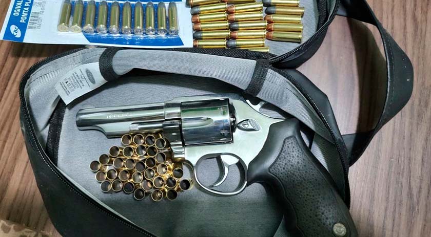 Polícia Civil na rua em Operação Difron Segura, prende pessoas e apreende armas