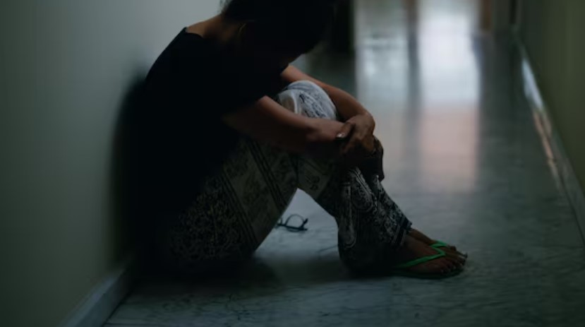 Dois dias após parto, mulher grita por socorro e denuncia agressão do ex e da atual companheira dele