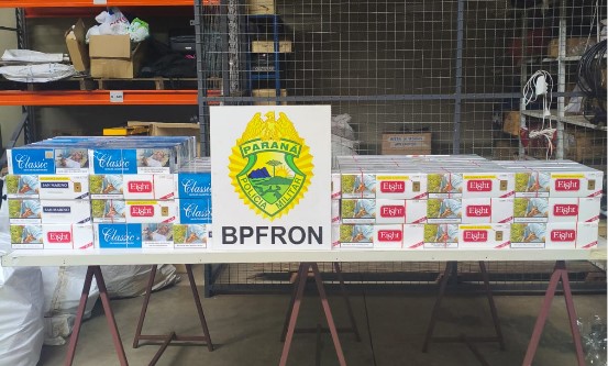 BPFRON apreende mais de 200 pacotes de cigarros contrabandeados em ônibus interestadual
