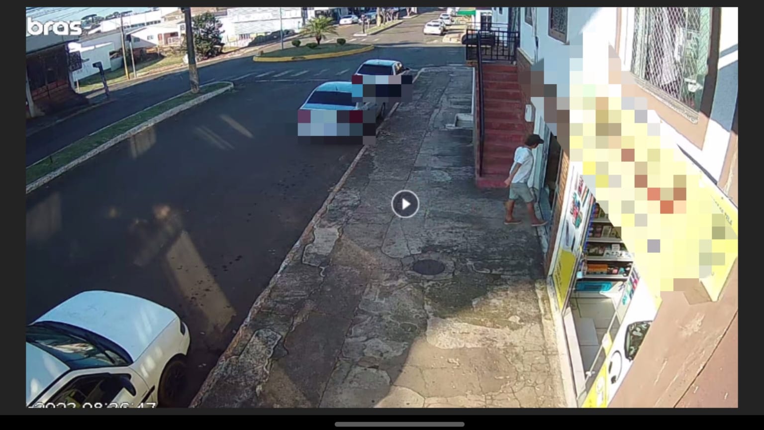 Celular é roubado na manhã de quinta-feira