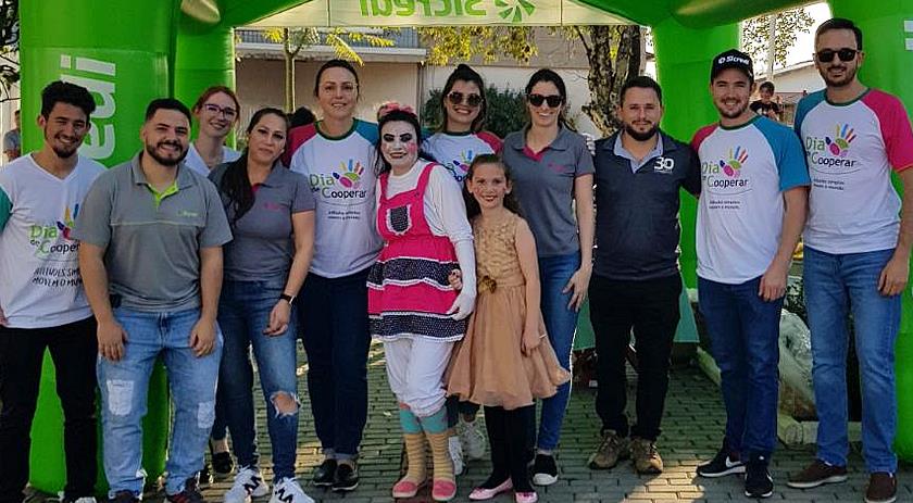 Sicredi apoia mobilização voluntária de colaboradores em benefício da sociedade