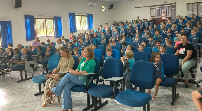 Princesa recebe etapa do projeto LITERACIA com espetáculos teatrais e distribuição gratuita de livros infantis