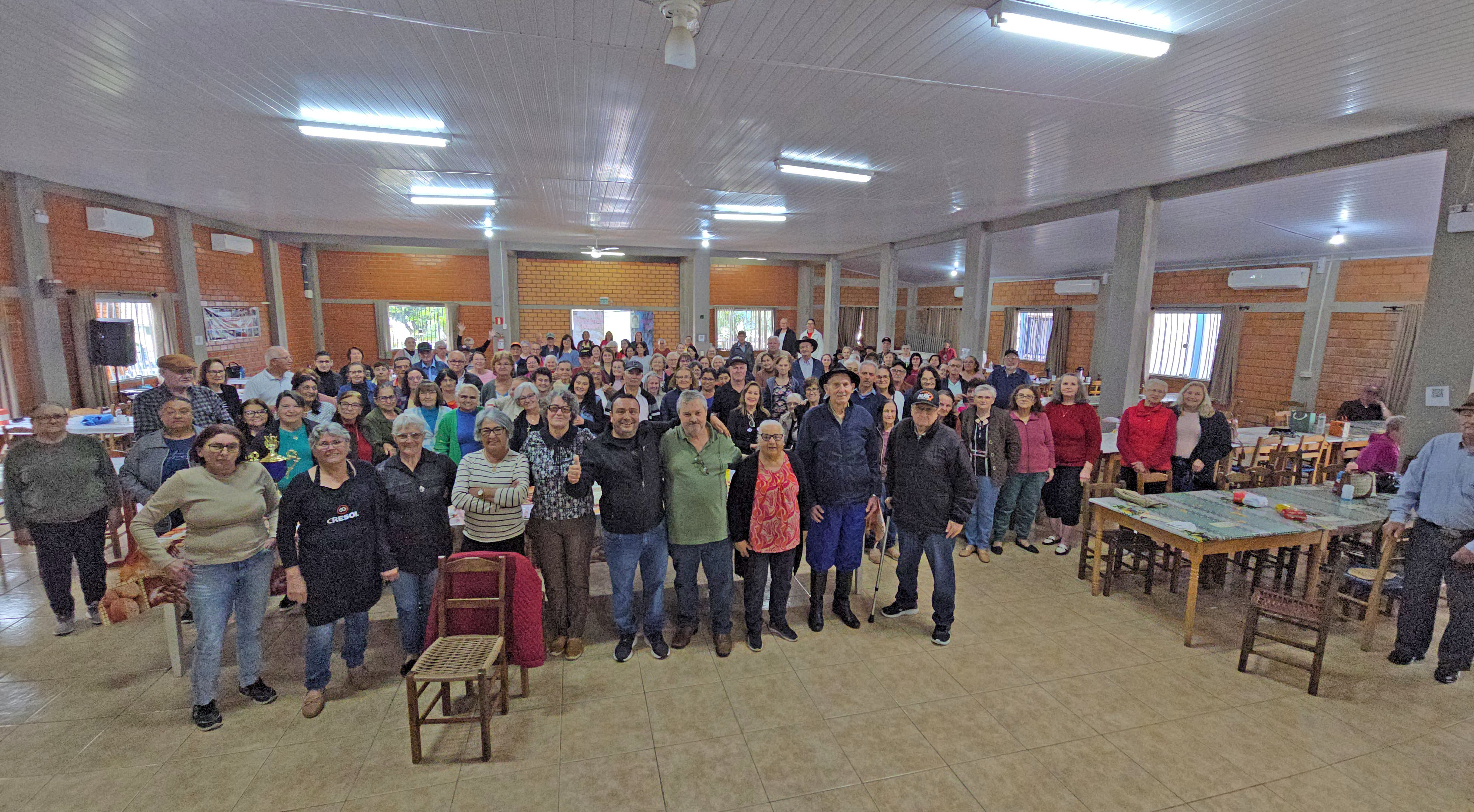 Clube Viver a Vida amplia sede em 140 m² e recebe 11 aparelhos de ar-condicionado