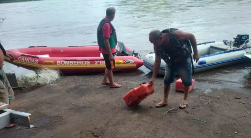 Bombeiros encerram segundo dia de buscas por pescador desaparecido