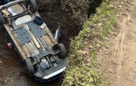 Mulher morre em acidente de carro