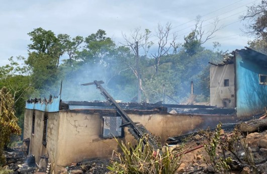 Incêndio destrói completamente residência no interior do município