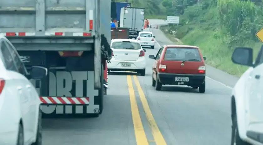 CNH suspensa e multa pesada: projeto quer fim de ultrapassagens perigosas