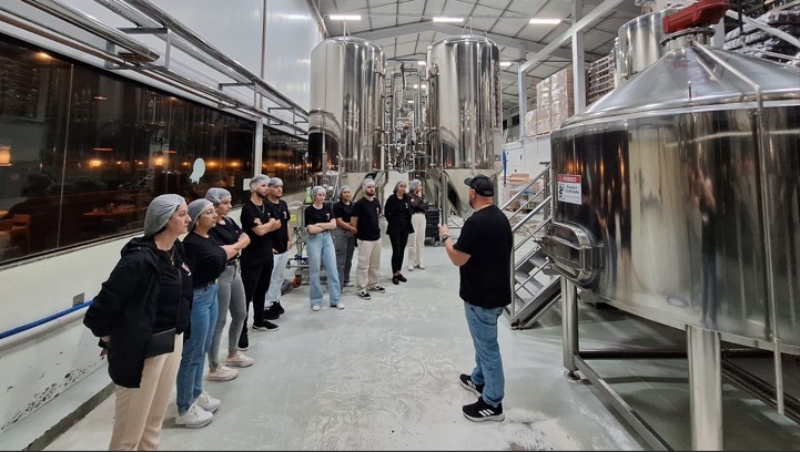 Unetri promove visita técnica de acadêmicos à cervejaria Big John