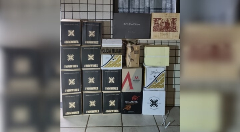 Polícia Militar apreende 110 garrafas de vinhos argentinos na BR-163