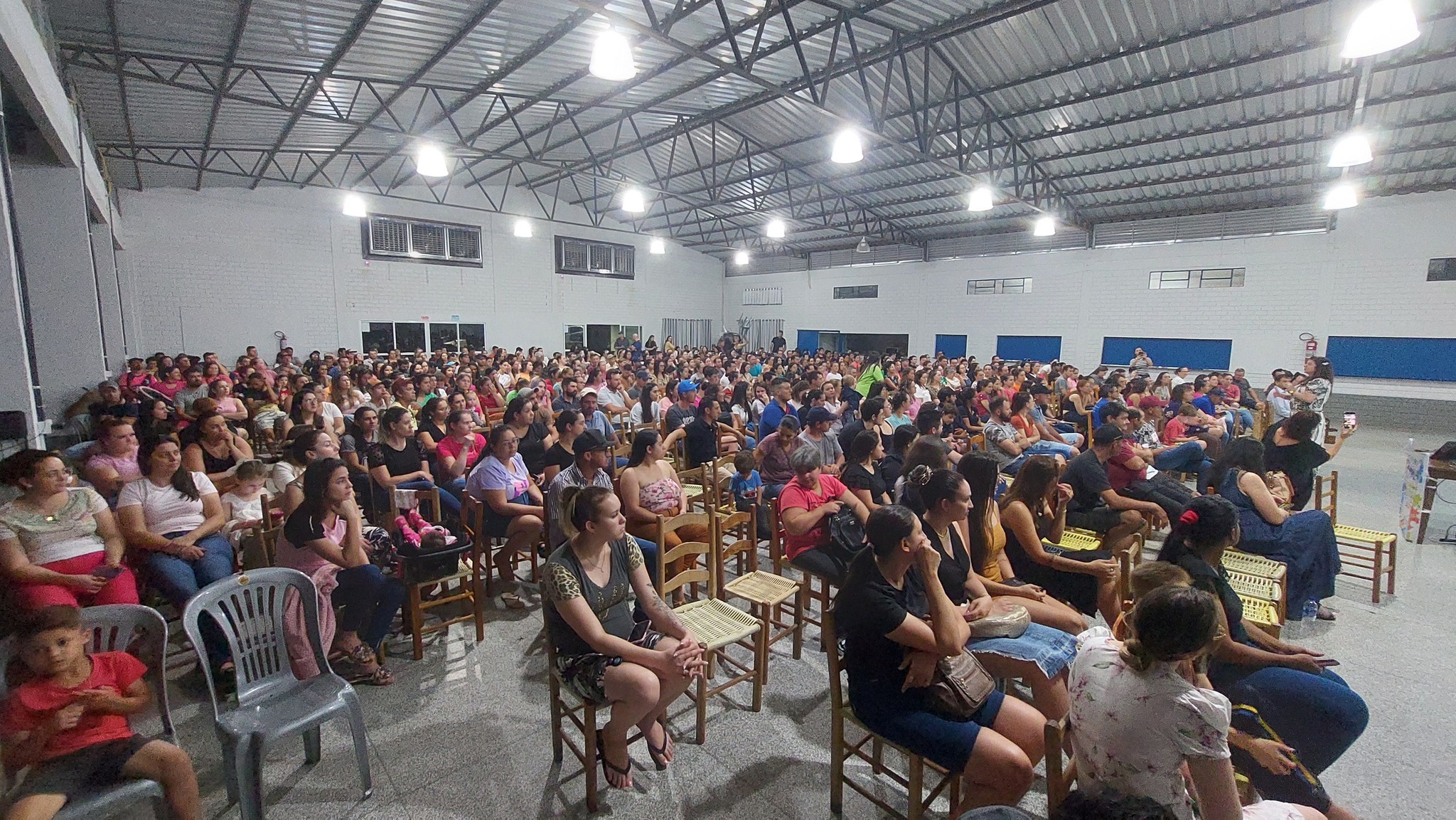 Departamento de educação realiza palestra: "A Escola e a Importância da Família"