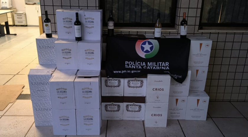 Homem de 42 anos é flagrado com 474 garrafas de vinho descaminhadas