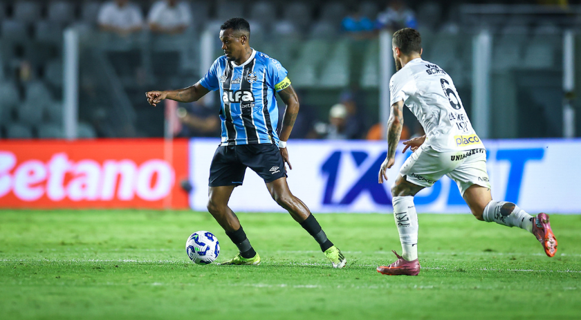 Grêmio leva gol no fim e cede empate para o Santos pelo Brasileirão
