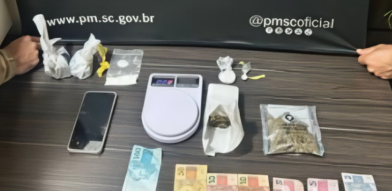 Operação da Polícia Militar desmantela esquema de tráfico de drogas