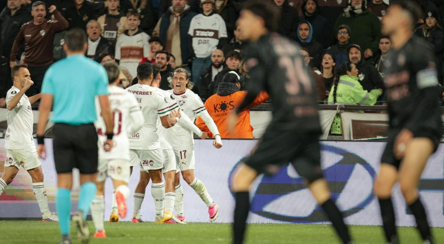 Fluminense perde para o Platense, mas avança e está na semifinal da Libertadores