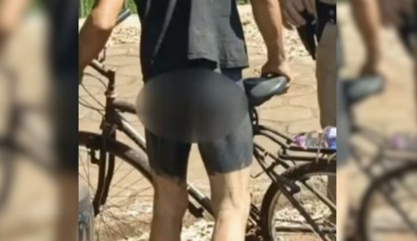 Ciclista ‘peladão’ é preso após usar ‘calção fake’ feito de tinta