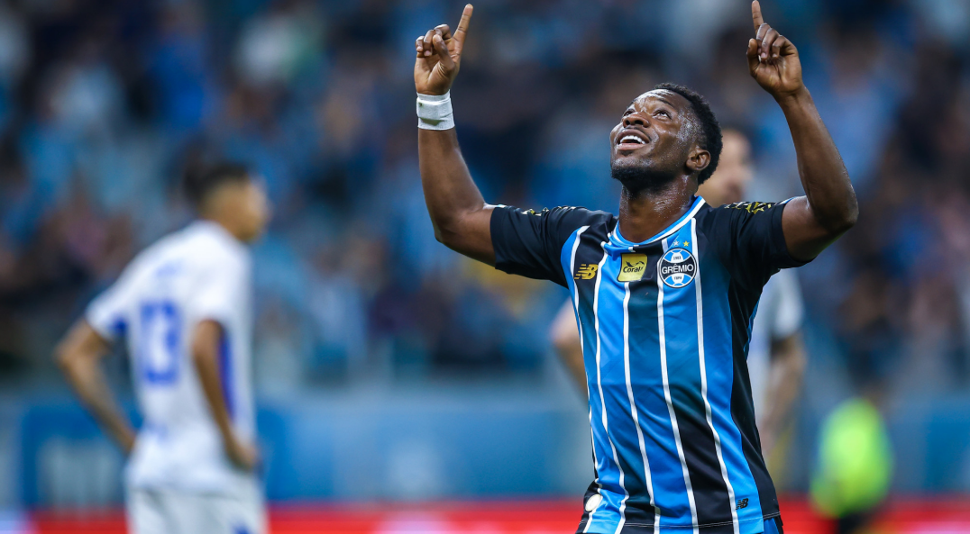 Renato resgata jogadores experientes e amplia opções no Grêmio