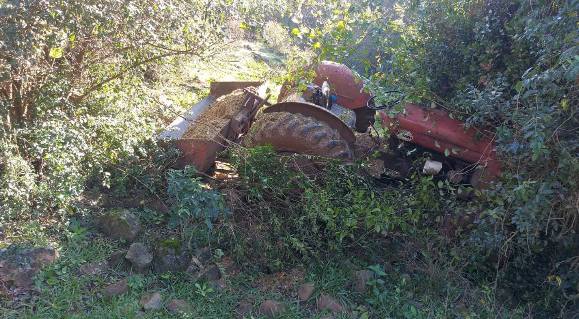 Agricultor é atropelado pelo próprio trator e sofre ferimentos graves no Oeste catarinense