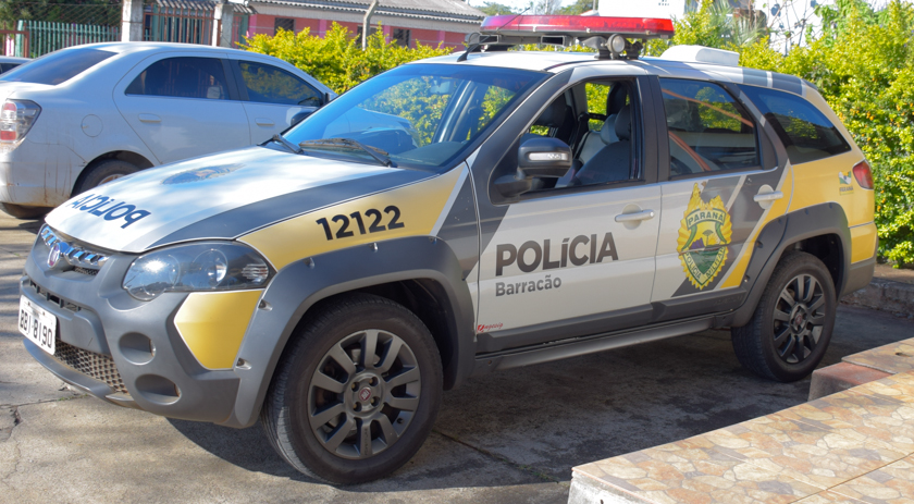 Após denúncias de perturbação, homem é preso portando munições de arma de fogo em um bar