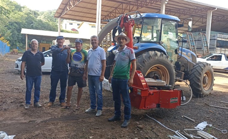 Agricultores receber nova ensiladeira para o fortalecimento da produção agrícola