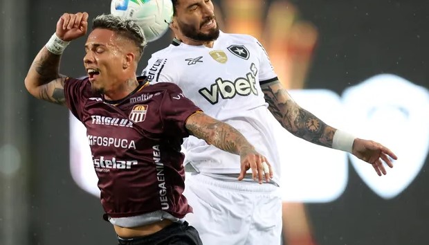 Botafogo passa sufoco, mas garante vitória contra o Carabobo nos acréscimos