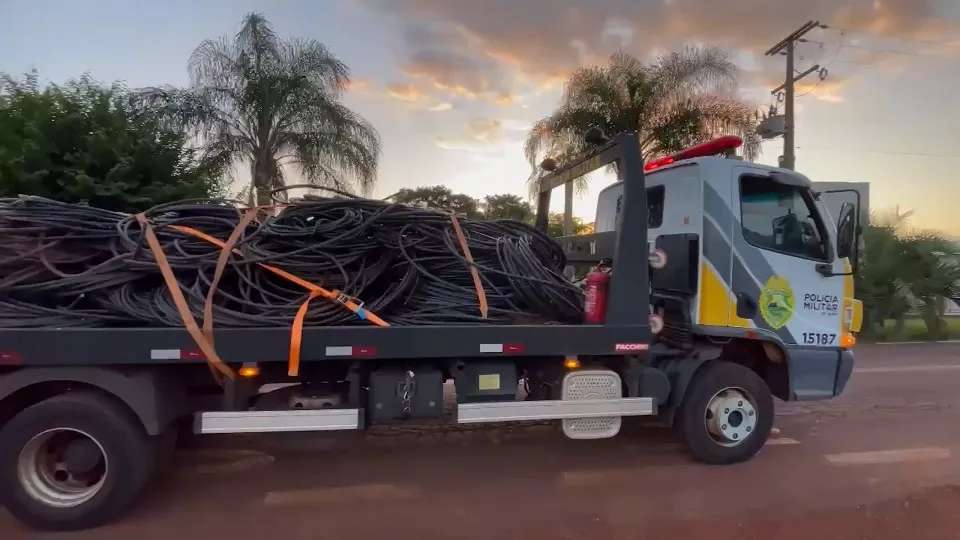 Sete toneladas de cabos de telefonia são apreendidas