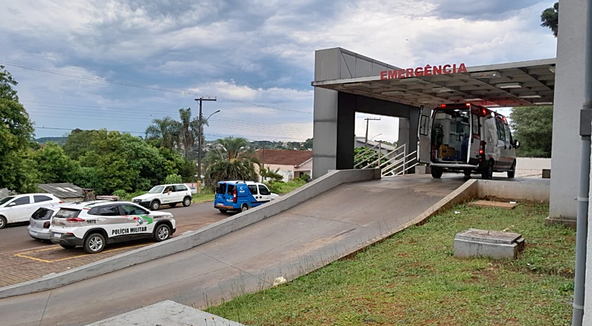 Homem dá entrada ao hospital vítima de agressão por arma branca