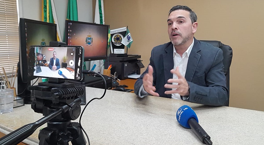 Prefeito Ricardinho fala sobre a chegada de novos médicos ao município e também sobre mutirão de cirurgias eletivas
