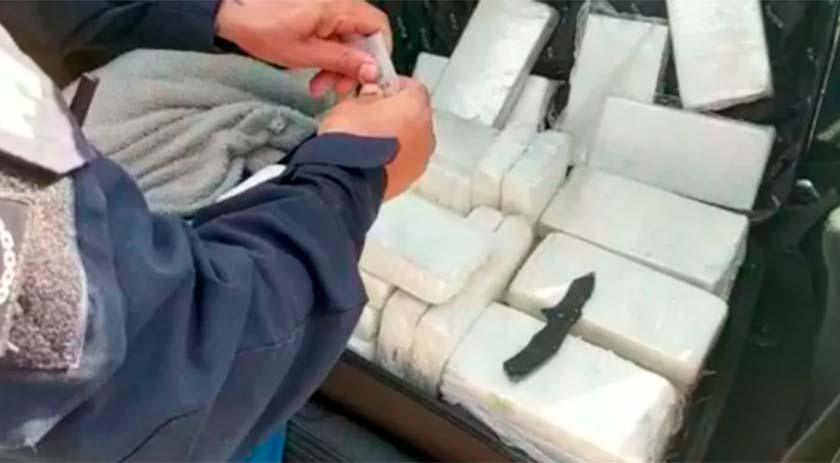 Motorista é preso com carga de R$6,8 milhões de cocaína escondida no porta-malas em SC